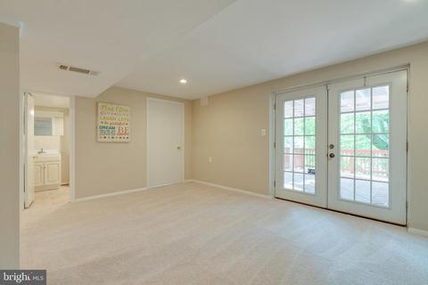 8519 Lancashire Dr, Springfield, VA 22151 photo 29