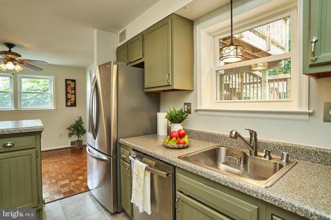 7516 Jervis St, Springfield, VA 22151 photo 9
