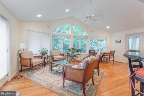 6931 Girard St, Mclean, VA 22101 photo 2
