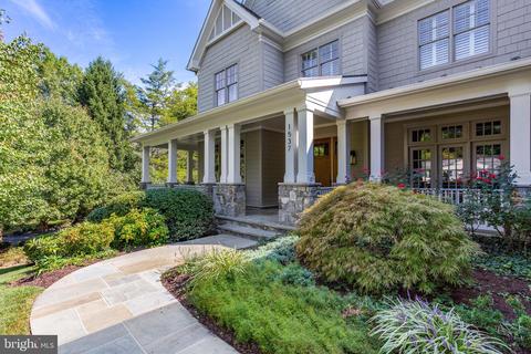 1537 Longfellow St, Mclean, VA 22101 photo 1