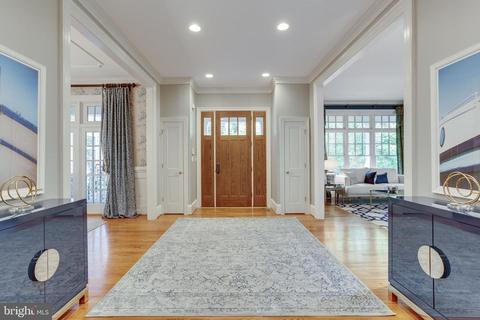 1537 Longfellow St, Mclean, VA 22101 photo 3