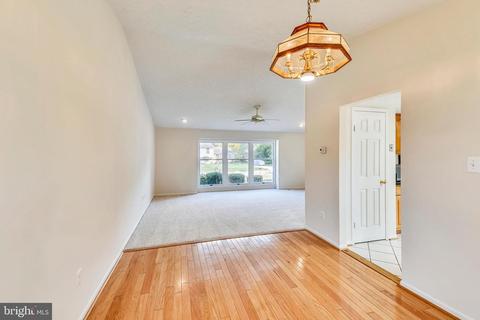 6906 Bethnal Ct, Springfield, VA 22150 photo 9