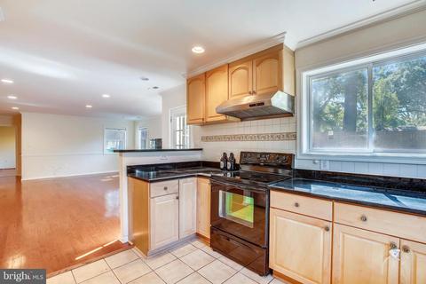 7202 Halifax Pl, Springfield, VA 22150 photo 12