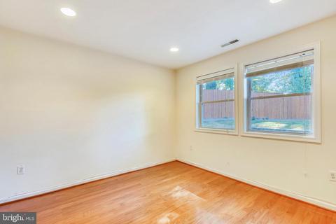 7202 Halifax Pl, Springfield, VA 22150 photo 16