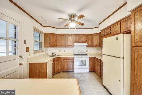 7513 Gresham St, Springfield, VA 22151 photo 17