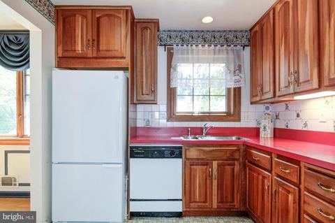 7510 Long Pine Dr, Springfield, VA 22151 photo 15
