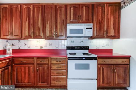 7510 Long Pine Dr, Springfield, VA 22151 photo 14