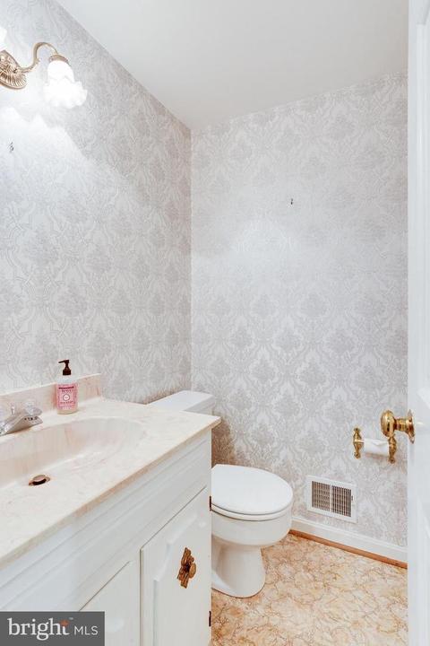 8601 Brook Rd, Mclean, VA 22102 photo 11