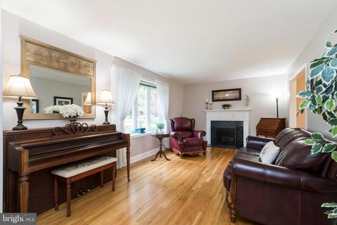 8526 Parliament Dr, Springfield, VA 22151 photo 4