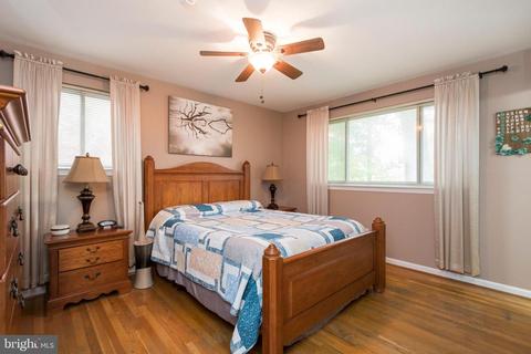 8526 Parliament Dr, Springfield, VA 22151 photo 16