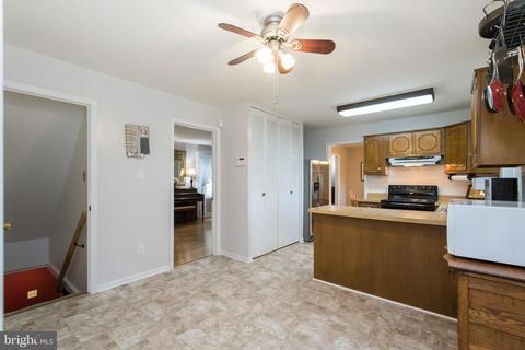 8526 Parliament Dr, Springfield, VA 22151 photo 10