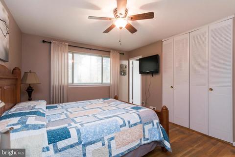 8526 Parliament Dr, Springfield, VA 22151 photo 18
