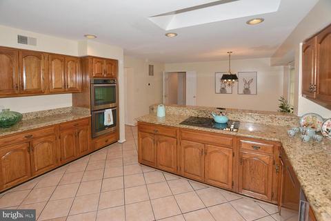 6504 Heather Brook Ct, Mclean, VA 22101 photo 21