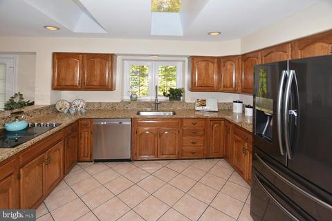 6504 Heather Brook Ct, Mclean, VA 22101 photo 24
