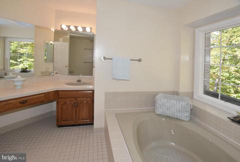 6504 Heather Brook Ct, Mclean, VA 22101 photo 32