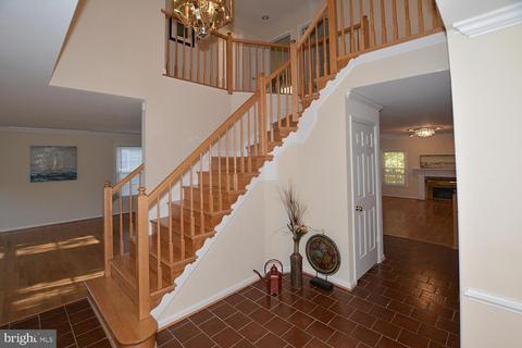 6504 Heather Brook Ct, Mclean, VA 22101 photo 4