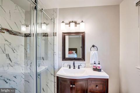 1044 Rector Ln, Mclean, VA 22102 photo 35