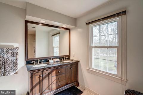 1044 Rector Ln, Mclean, VA 22102 photo 32