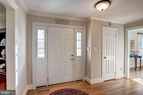 1044 Rector Ln, Mclean, VA 22102 photo 3