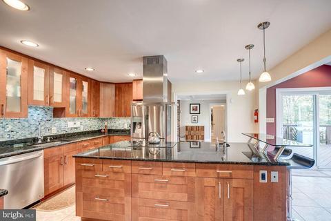 1044 Rector Ln, Mclean, VA 22102 photo 9