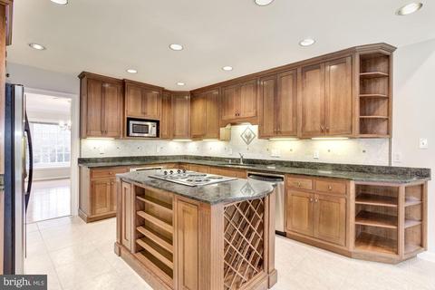 807 Ridge Dr, Mclean, VA 22101 photo 10