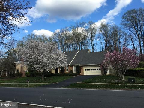 807 Ridge Dr, Mclean, VA 22101 photo 2