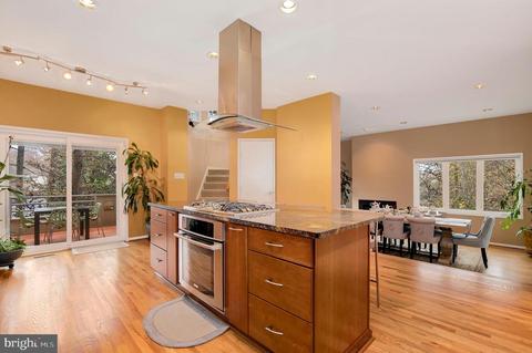 2045 Beacon Pl, Reston, VA 20191 photo 10