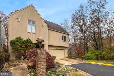 2045 Beacon Pl, Reston, VA 20191 photo 2