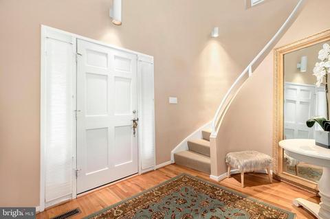 2045 Beacon Pl, Reston, VA 20191 photo 5