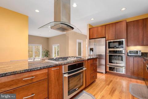 2045 Beacon Pl, Reston, VA 20191 photo 11