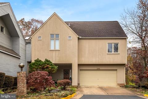 2045 Beacon Pl, Reston, VA 20191 photo 1