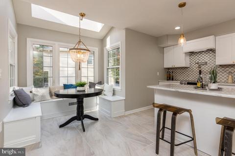 6501 Heather Brook Ct, Mclean, VA 22101 photo 9