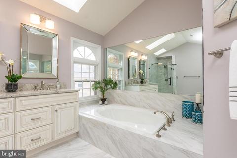 6501 Heather Brook Ct, Mclean, VA 22101 photo 23