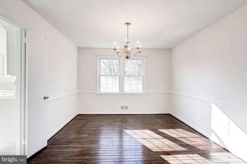 7915 Foxhound Rd, Mclean, VA 22102 photo 4