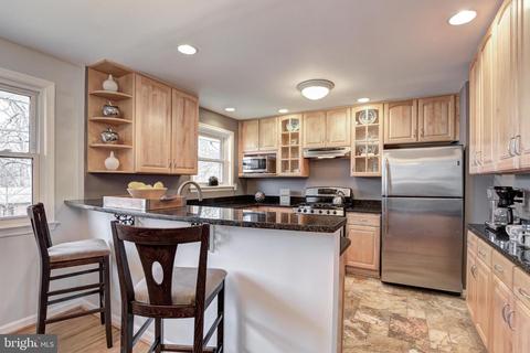 7509 Hamlet St, Springfield, VA 22151 photo 5