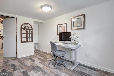 7509 Hamlet St, Springfield, VA 22151 photo 16