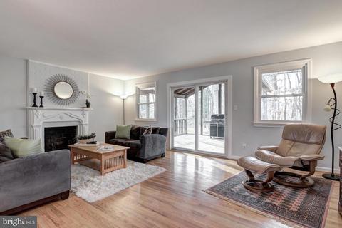 7509 Hamlet St, Springfield, VA 22151 photo 3