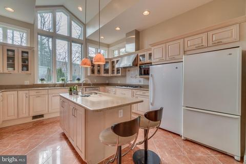 6417 Noble Dr, Mclean, VA 22101 photo 13