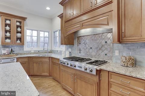 1622 Davidson Rd, Mclean, VA 22101 photo 5