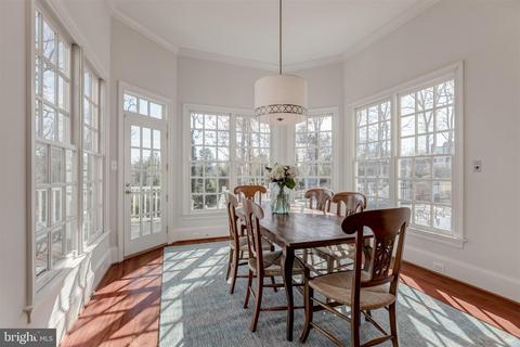 8429 Brook Rd, Mclean, VA 22102 photo 9