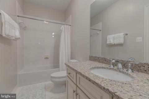 8429 Brook Rd, Mclean, VA 22102 photo 24