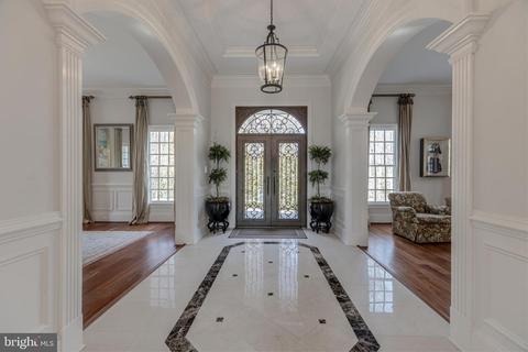 8429 Brook Rd, Mclean, VA 22102 photo 2