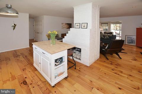 7512 Hogarth St, Springfield, VA 22151 photo 6