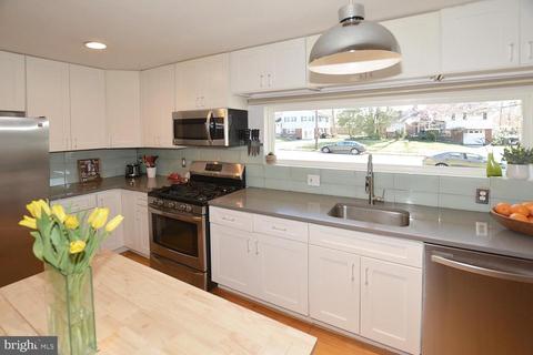 7512 Hogarth St, Springfield, VA 22151 photo 4