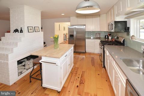7512 Hogarth St, Springfield, VA 22151 photo 5