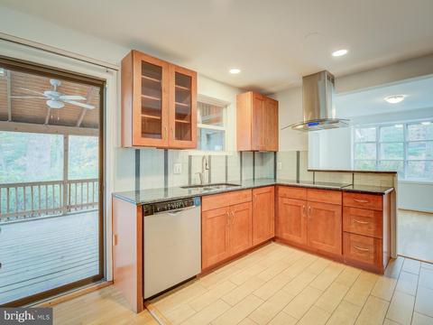 8811 Trafalgar Ct, Springfield, VA 22151 photo 20
