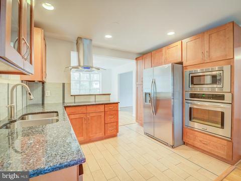 8811 Trafalgar Ct, Springfield, VA 22151 photo 22