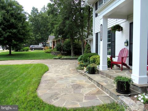 8204 Marcy Ave, Springfield, VA 22152 photo 3