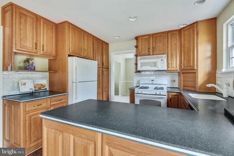 10009 E Constable Ct, Fairfax, VA 22032 photo 7