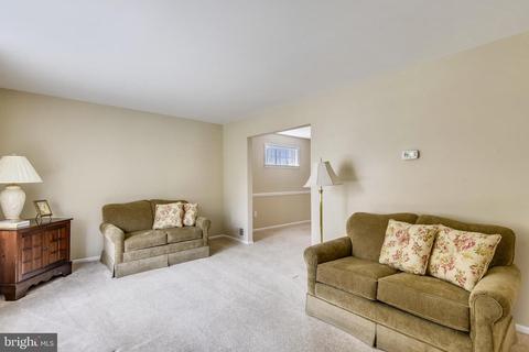 10009 E Constable Ct, Fairfax, VA 22032 photo 14